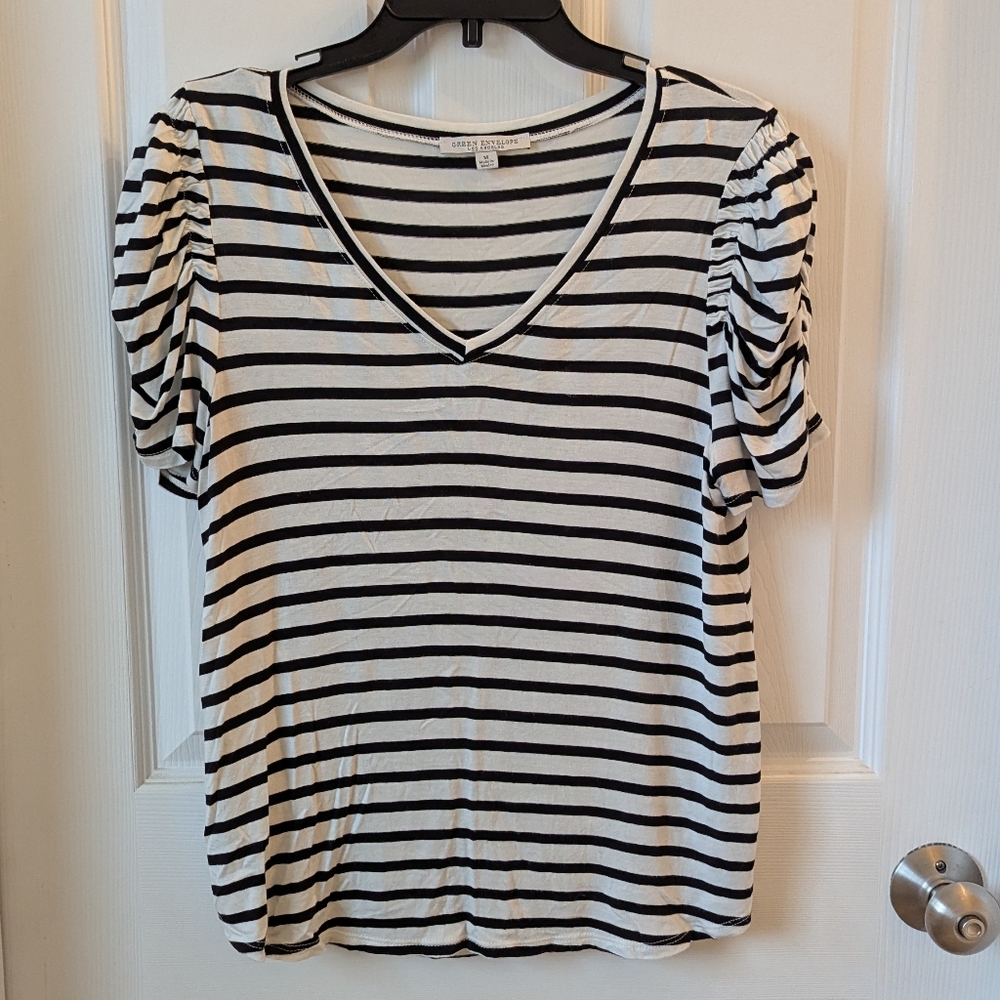 Green envelope top
